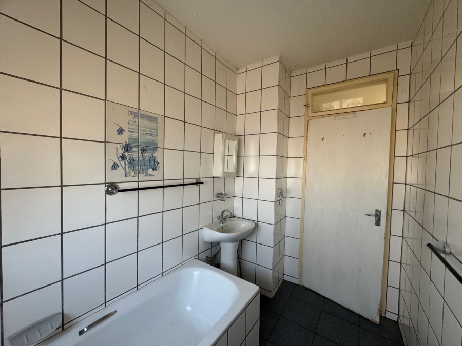 To Let 2 Bedroom Property for Rent in Parkhill Gardens Gauteng
