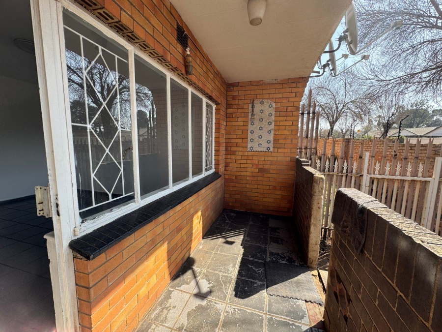 To Let 2 Bedroom Property for Rent in Parkhill Gardens Gauteng