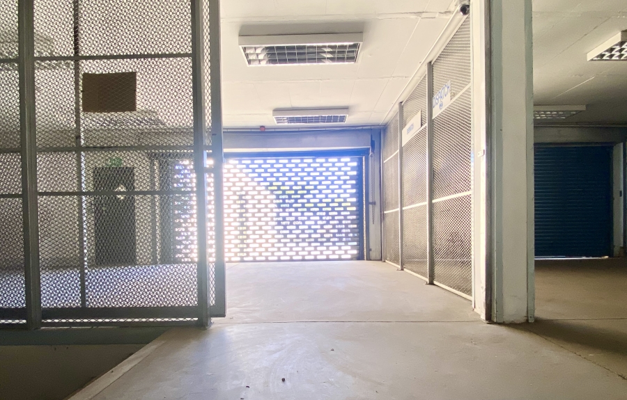 To Let Commercial Property for Rent in Randjespark Gauteng