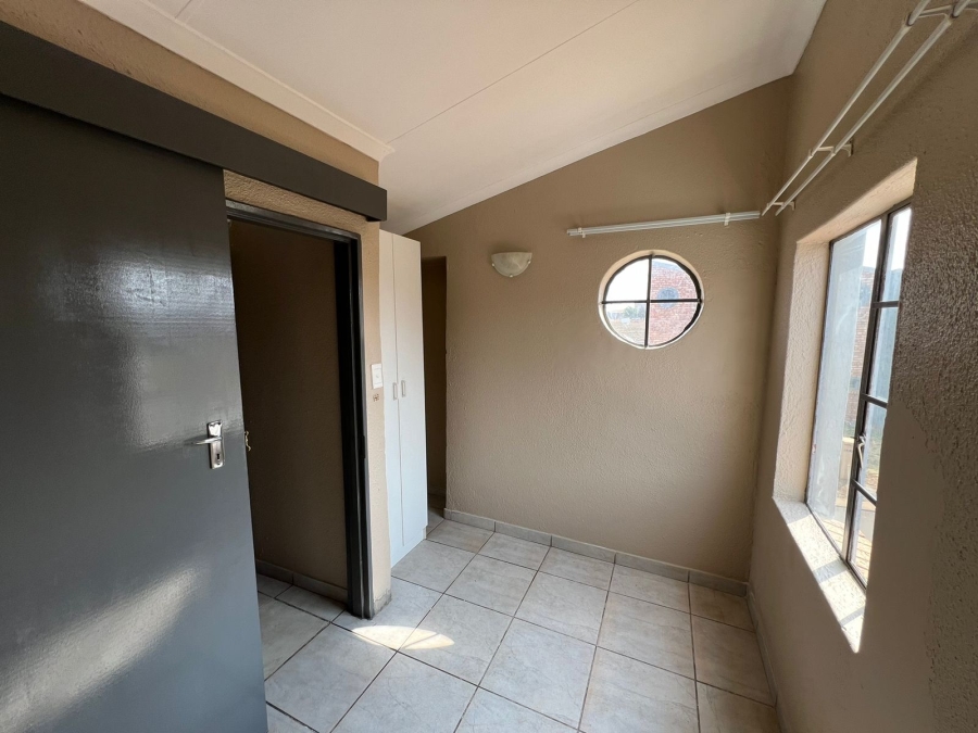 3 Bedroom Property for Sale in Windmill Park Gauteng