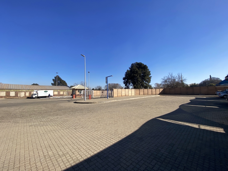 To Let commercial Property for Rent in Clayville Gauteng