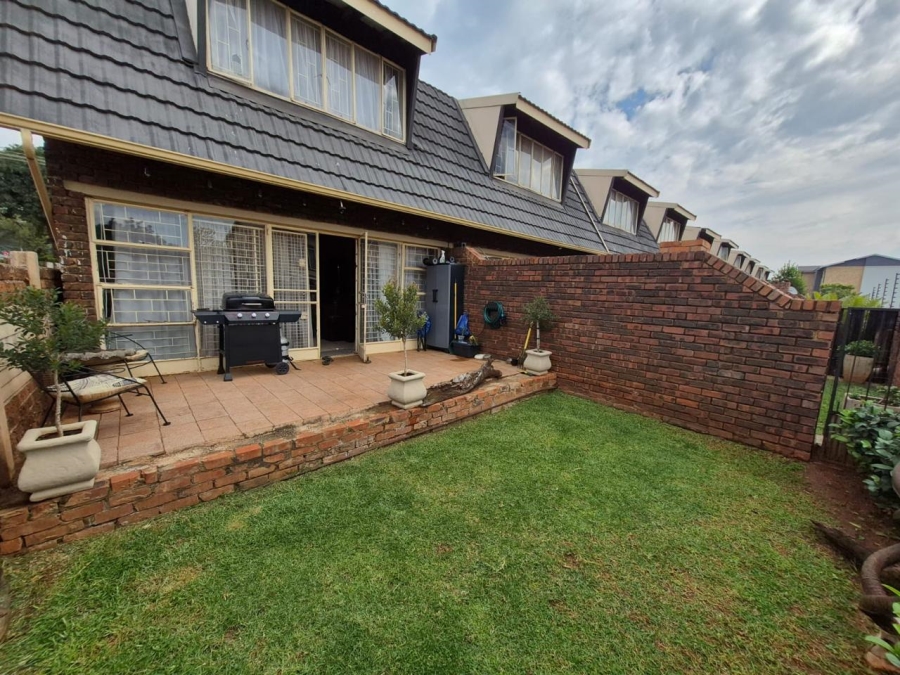 2 Bedroom Property for Sale in Sinoville Gauteng