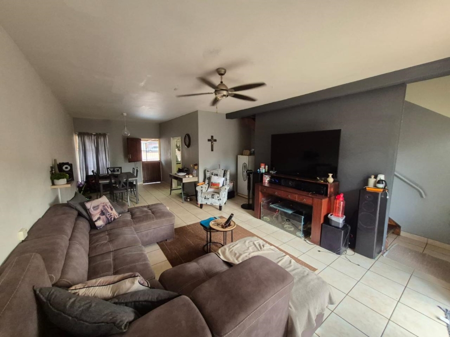 2 Bedroom Property for Sale in Sinoville Gauteng