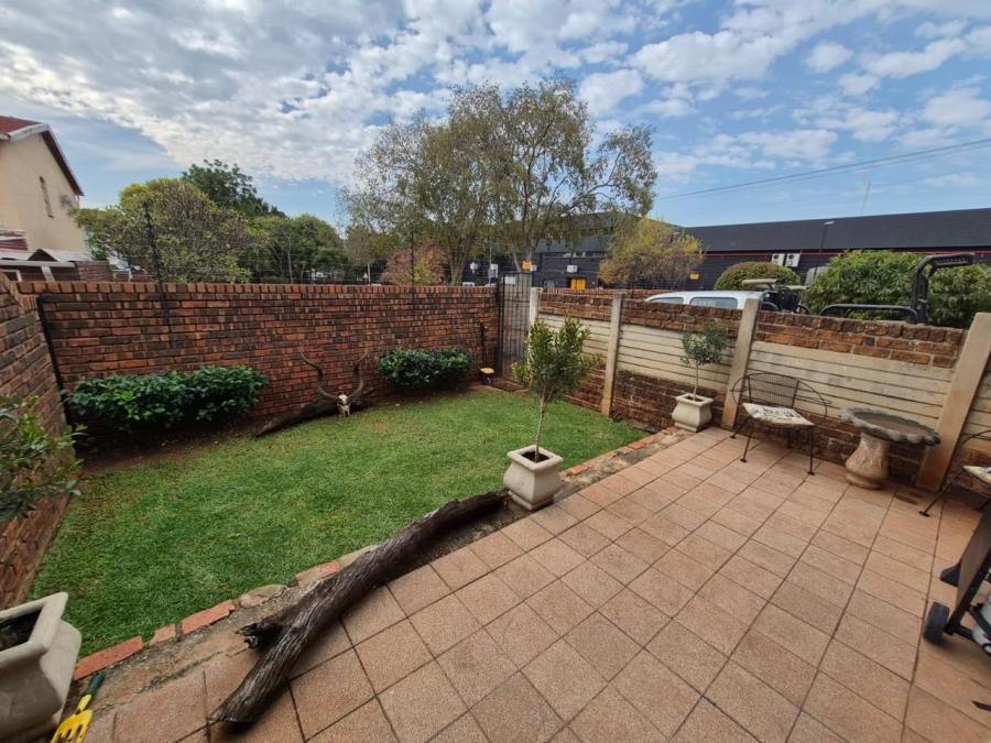 2 Bedroom Property for Sale in Sinoville Gauteng