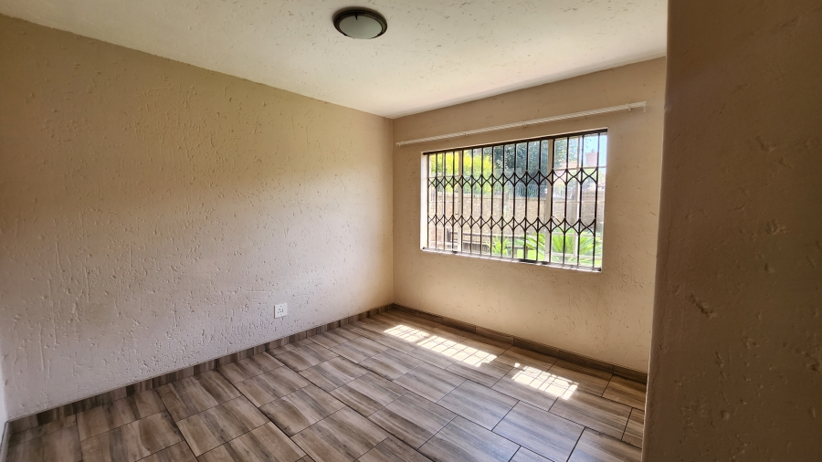 To Let 2 Bedroom Property for Rent in Kenleaf Gauteng