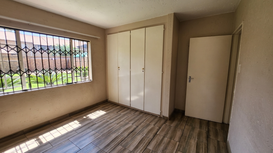 To Let 2 Bedroom Property for Rent in Kenleaf Gauteng