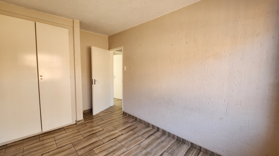 To Let 2 Bedroom Property for Rent in Kenleaf Gauteng