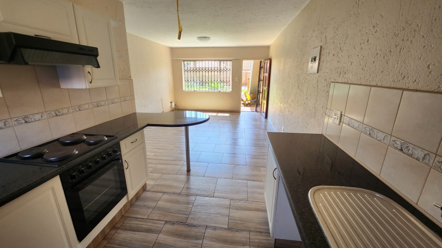 To Let 2 Bedroom Property for Rent in Kenleaf Gauteng
