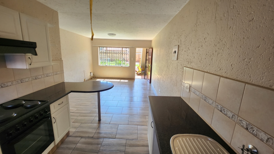 To Let 2 Bedroom Property for Rent in Kenleaf Gauteng