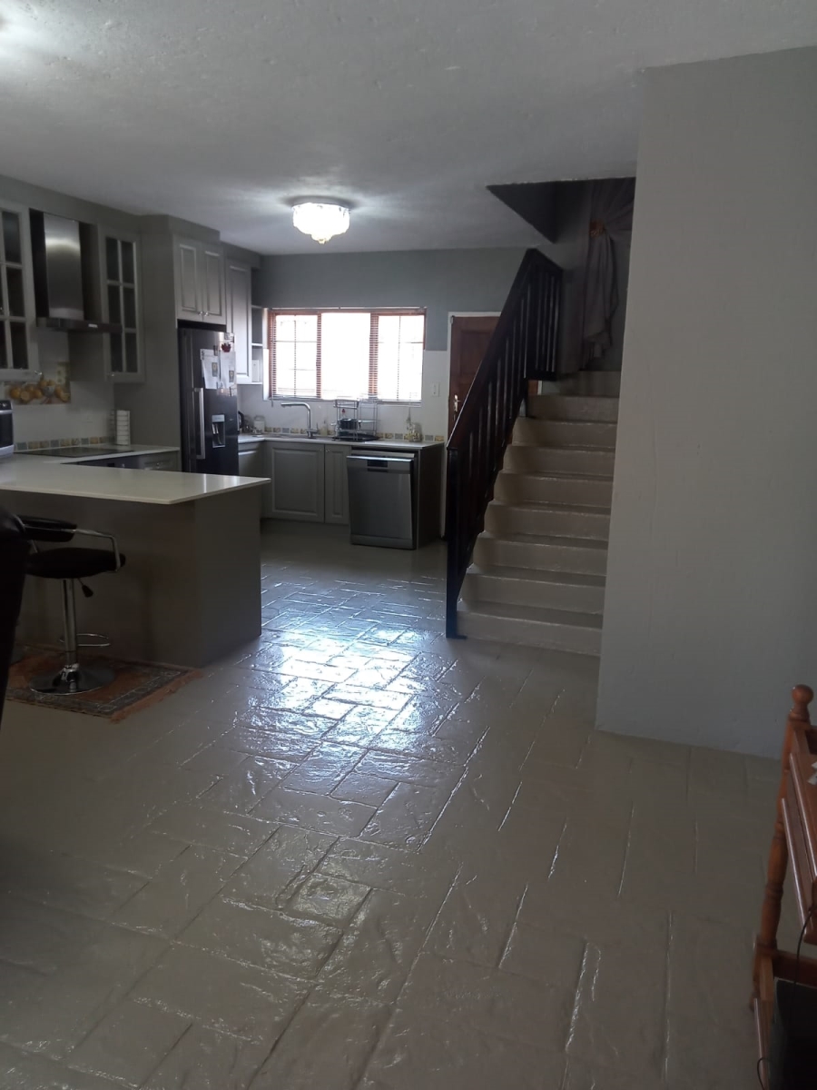 4 Bedroom Property for Sale in Selcourt Gauteng