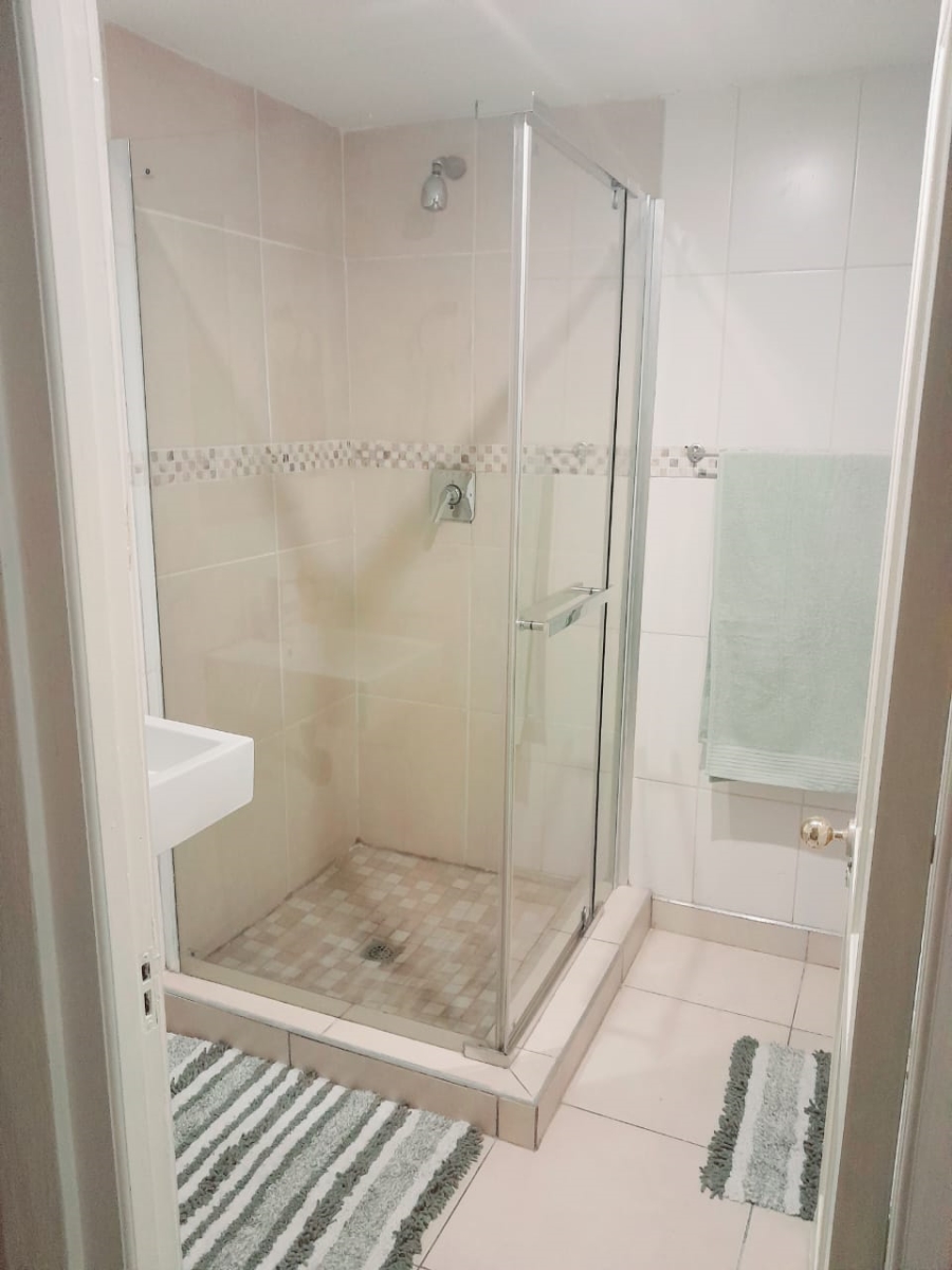 To Let 1 Bedroom Property for Rent in Sandown Gauteng