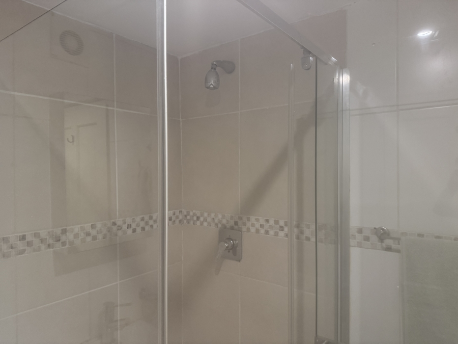 To Let 1 Bedroom Property for Rent in Sandown Gauteng