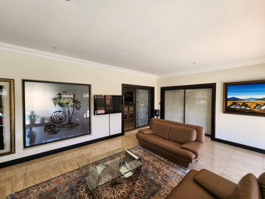 6 Bedroom Property for Sale in Helderwyk Gauteng