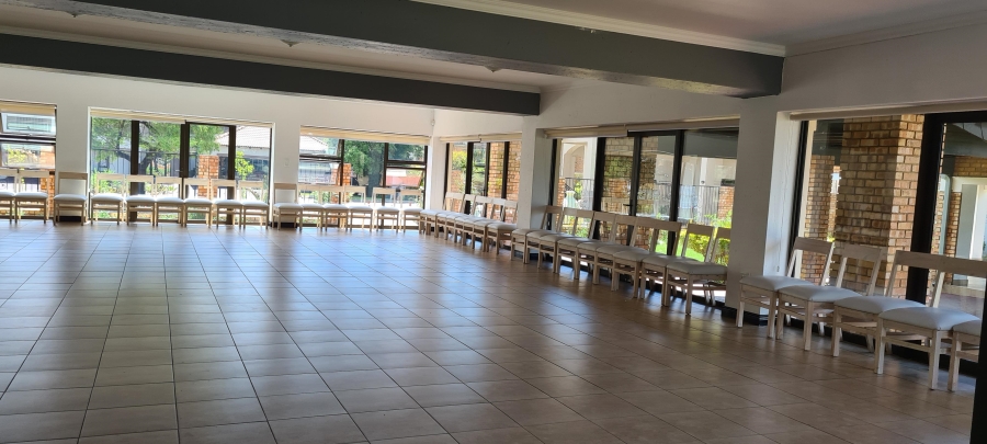 6 Bedroom Property for Sale in Helderwyk Gauteng