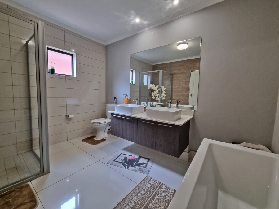 3 Bedroom Property for Sale in Golden Fields Estate Gauteng