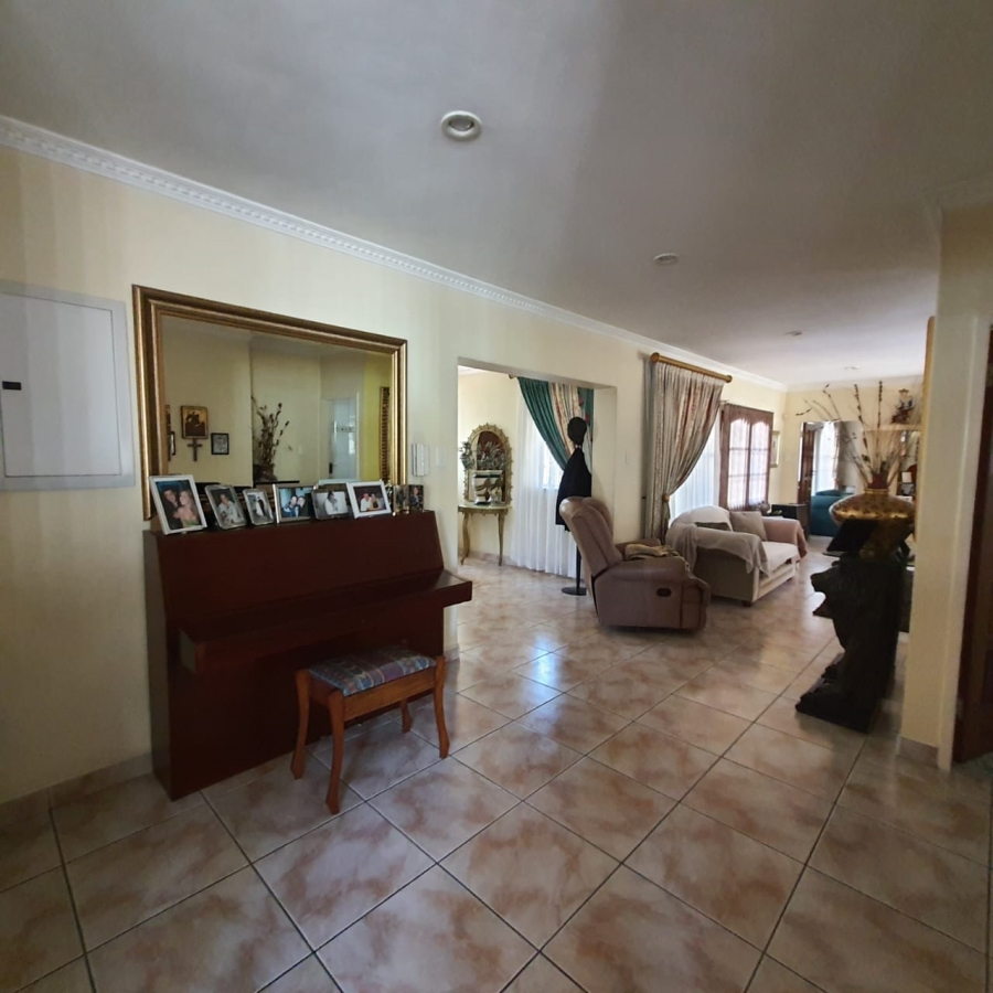 5 Bedroom Property for Sale in Dalpark Gauteng