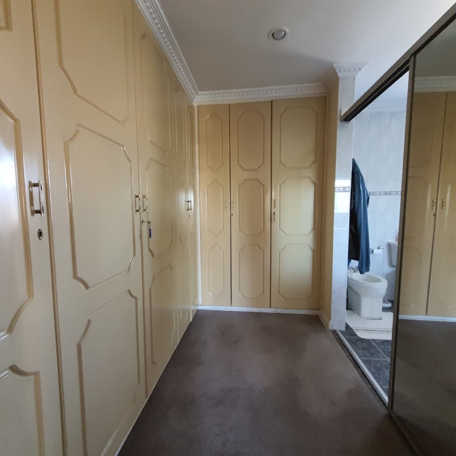 5 Bedroom Property for Sale in Dalpark Gauteng