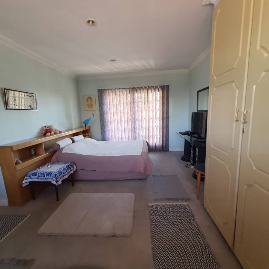 5 Bedroom Property for Sale in Dalpark Gauteng
