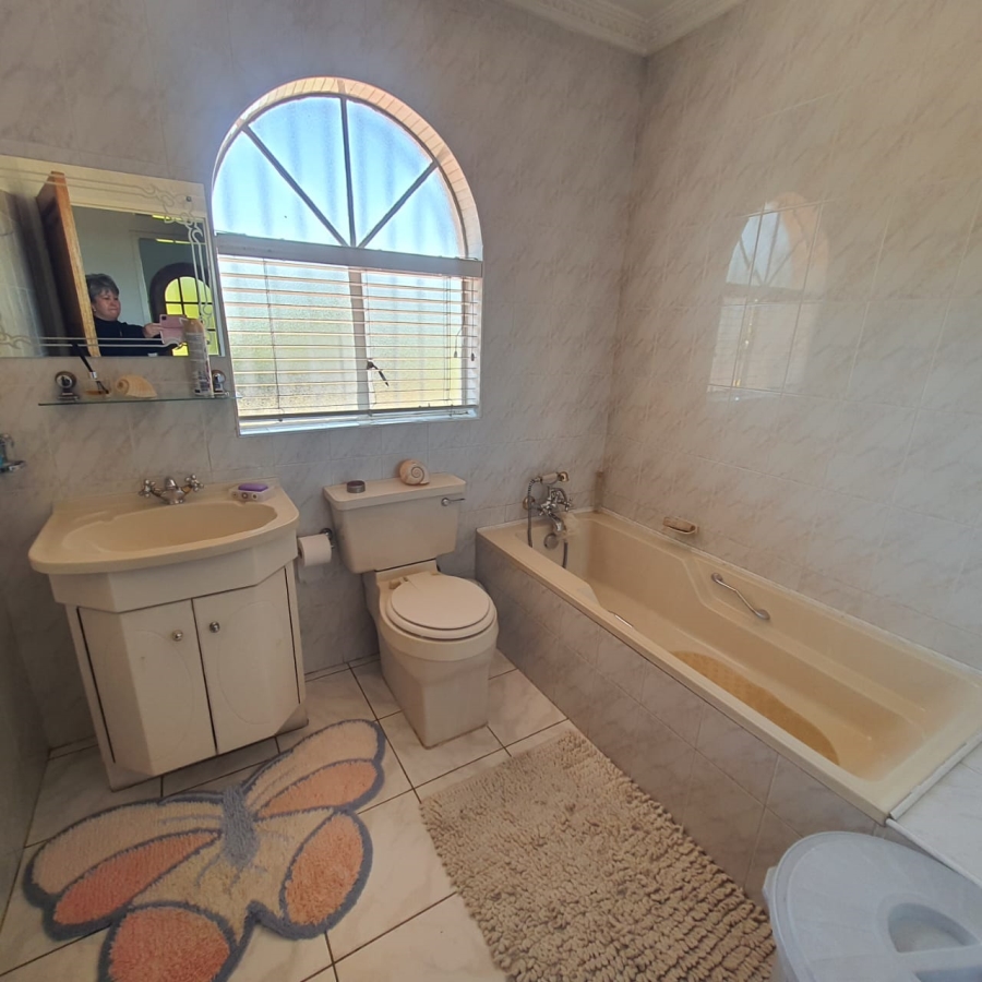 5 Bedroom Property for Sale in Dalpark Gauteng