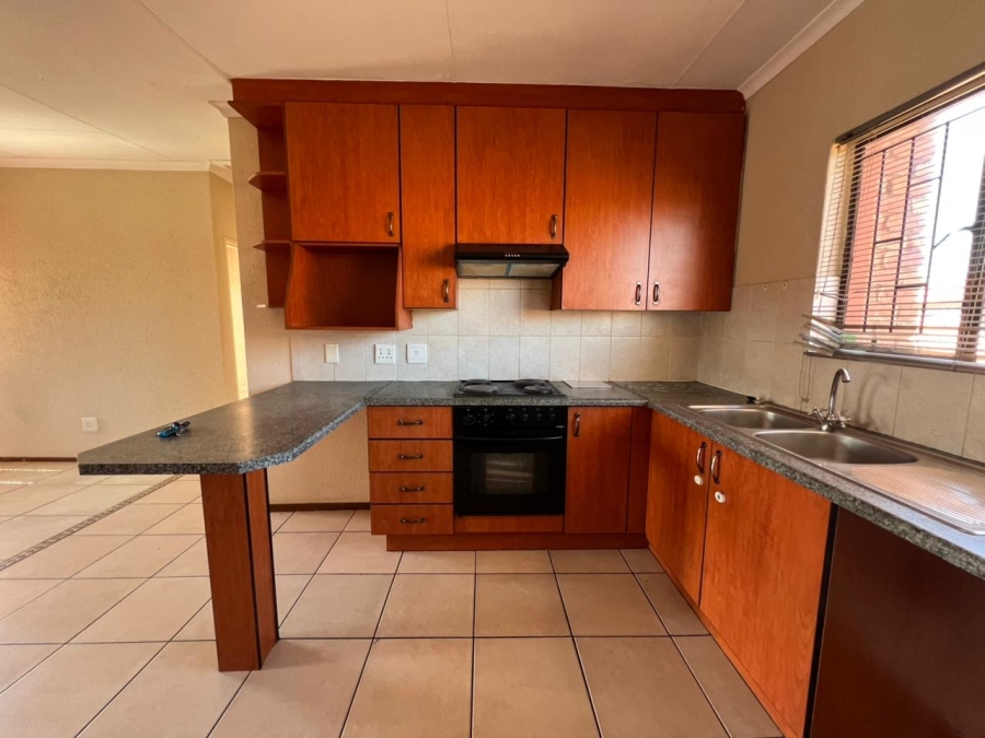 To Let 2 Bedroom Property for Rent in Edleen Gauteng