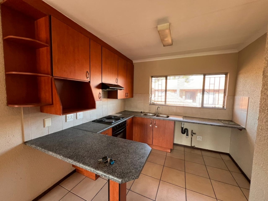 To Let 2 Bedroom Property for Rent in Edleen Gauteng