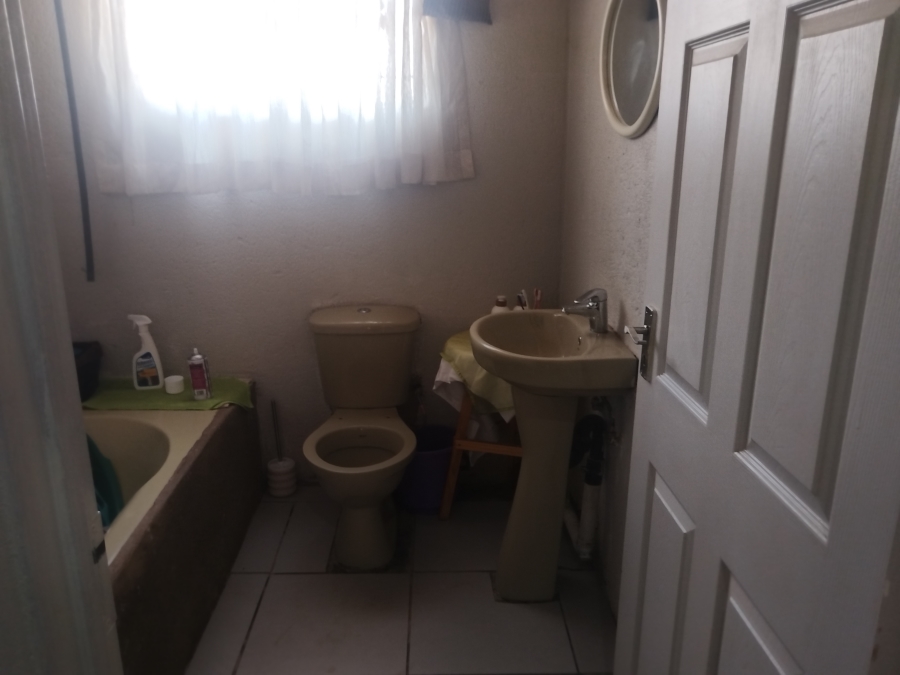 2 Bedroom Property for Sale in Booysens Gauteng