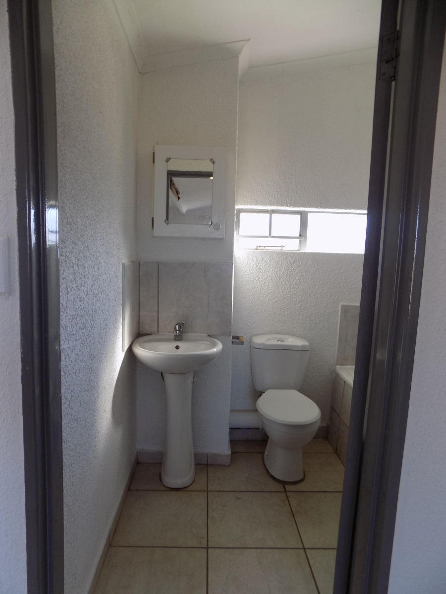 To Let 2 Bedroom Property for Rent in Windmill Park Gauteng