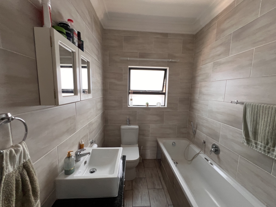 To Let 2 Bedroom Property for Rent in Meyersdal Gauteng
