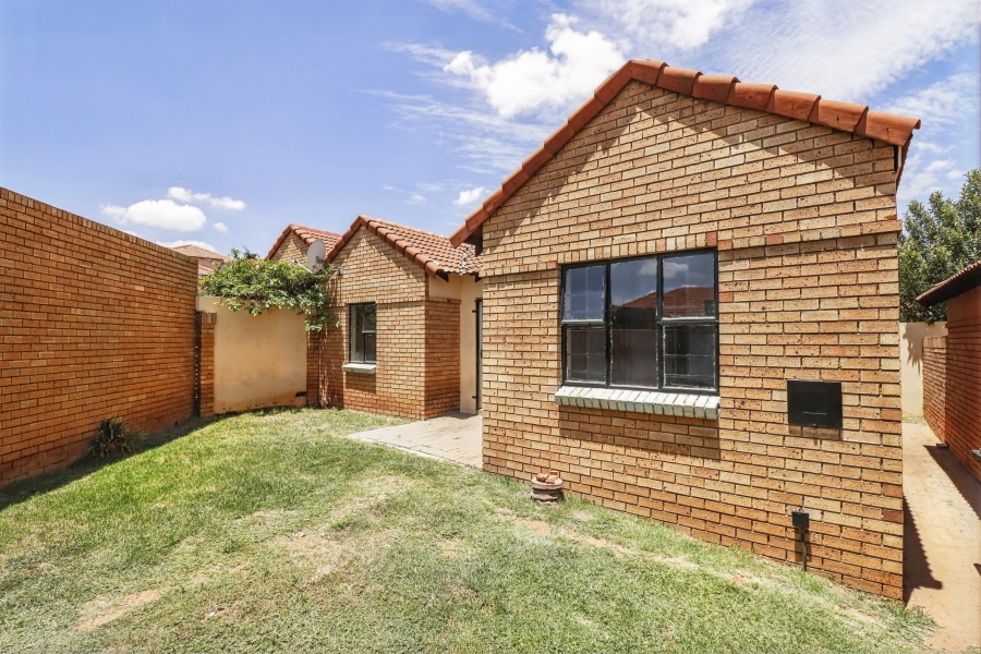 2 Bedroom Property for Sale in Halfway Gardens Gauteng