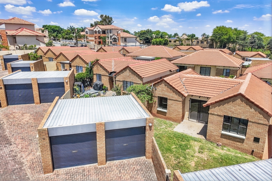 2 Bedroom Property for Sale in Halfway Gardens Gauteng