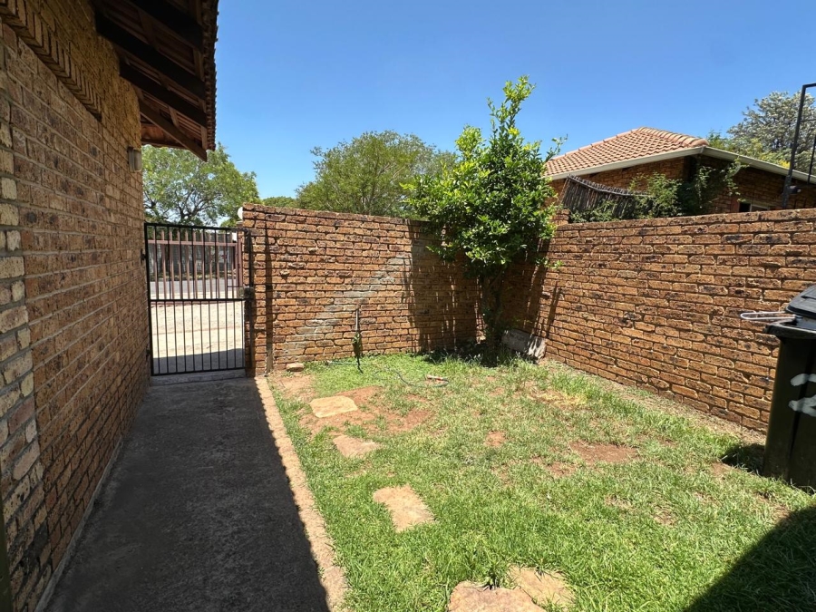 2 Bedroom Property for Sale in Marais Steyn Park Gauteng