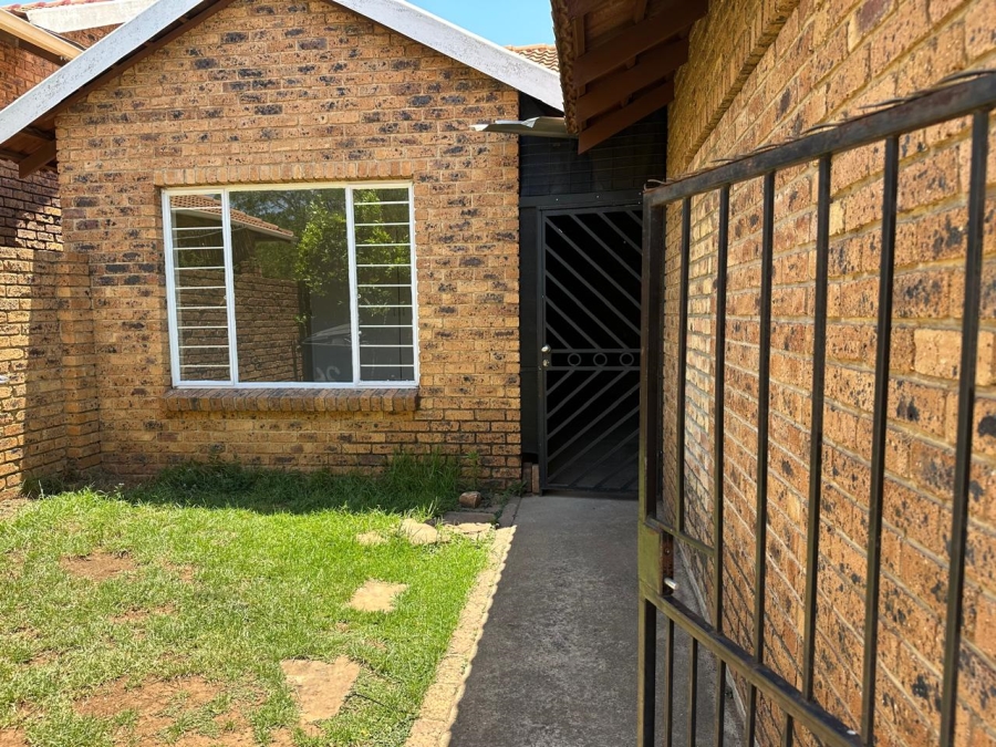 2 Bedroom Property for Sale in Marais Steyn Park Gauteng