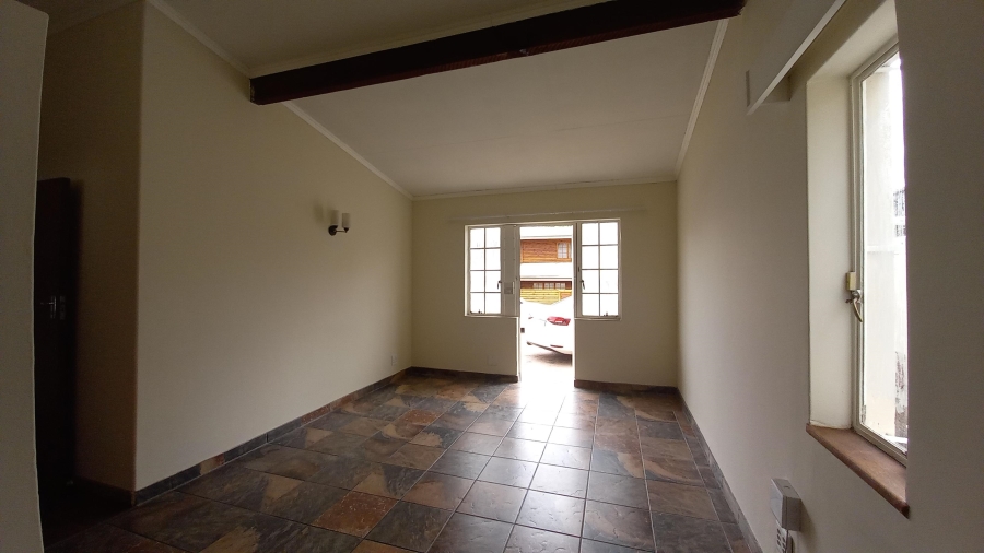 1 Bedroom Property for Sale in Mondeor Gauteng