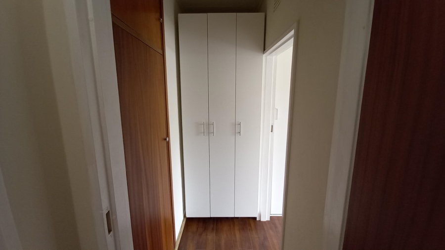 1 Bedroom Property for Sale in Mondeor Gauteng