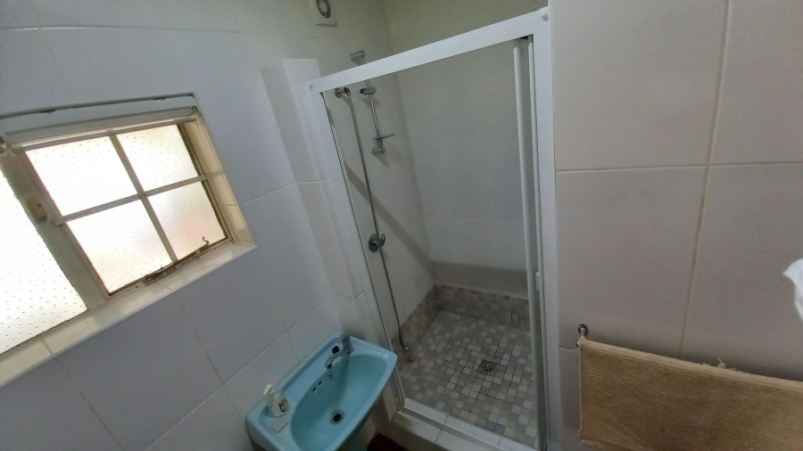 1 Bedroom Property for Sale in Mondeor Gauteng