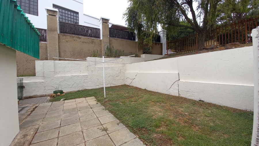 1 Bedroom Property for Sale in Mondeor Gauteng