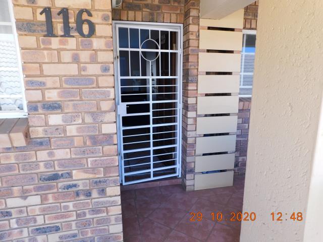 2 Bedroom Property for Sale in Faerie Glen Gauteng