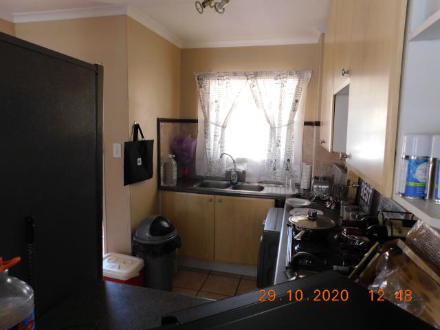 2 Bedroom Property for Sale in Faerie Glen Gauteng