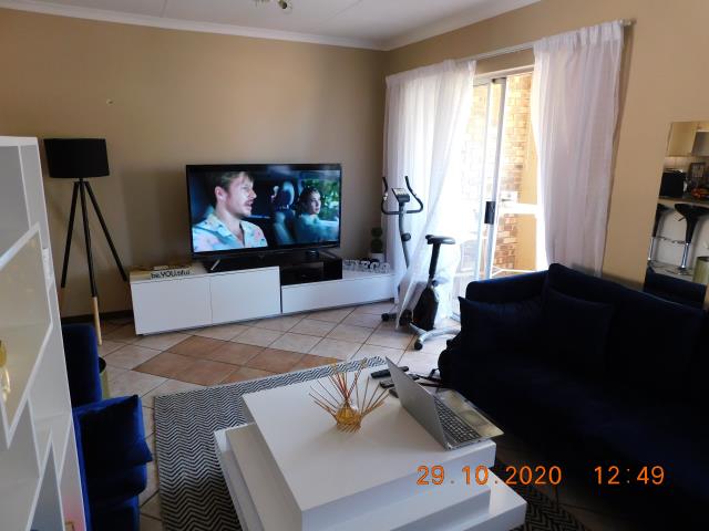 2 Bedroom Property for Sale in Faerie Glen Gauteng