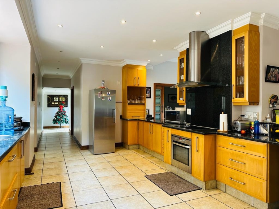 To Let 5 Bedroom Property for Rent in Bryanston Gauteng
