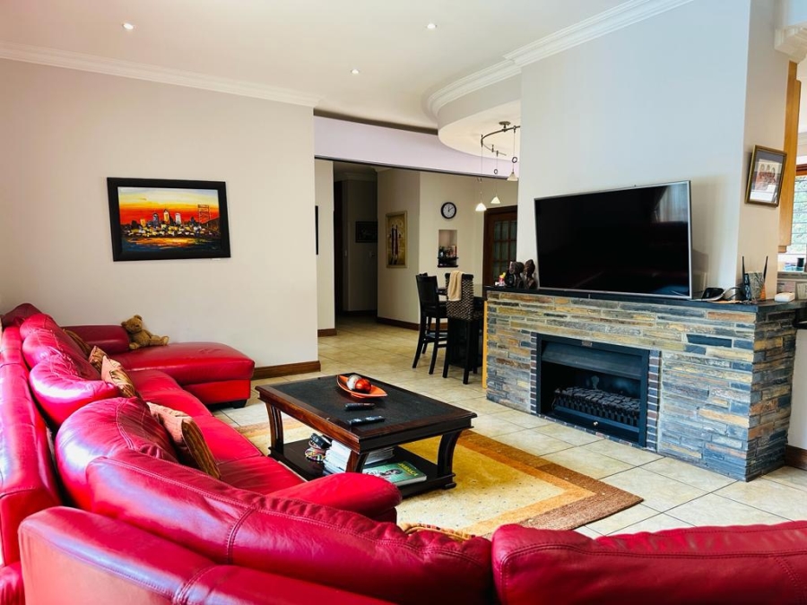 To Let 5 Bedroom Property for Rent in Bryanston Gauteng
