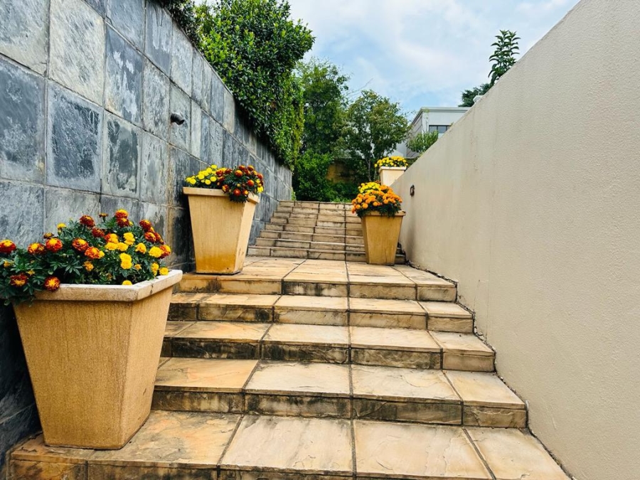 To Let 5 Bedroom Property for Rent in Bryanston Gauteng