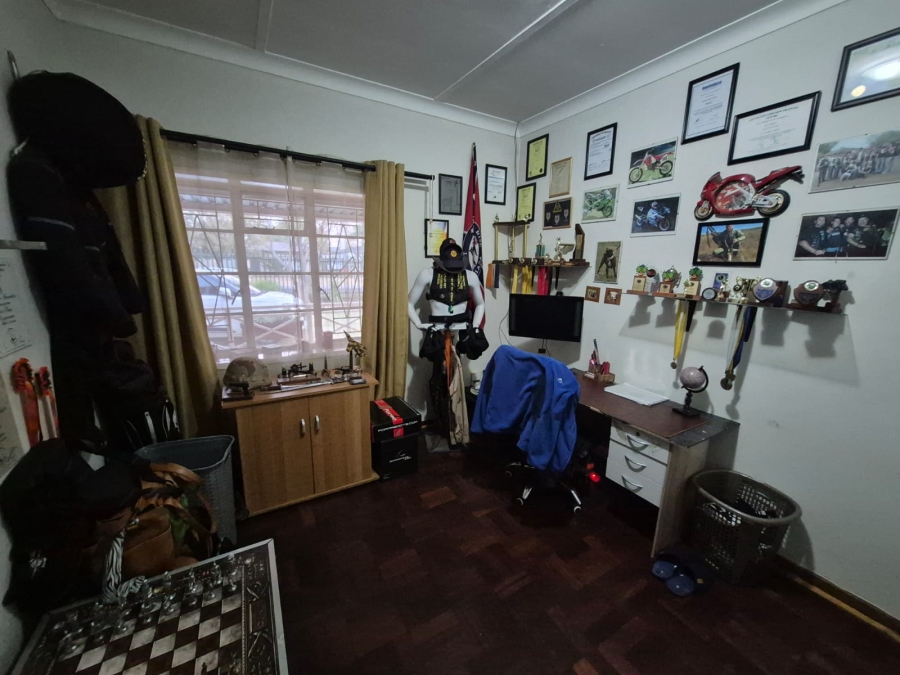 To Let 3 Bedroom Property for Rent in Moregloed Gauteng