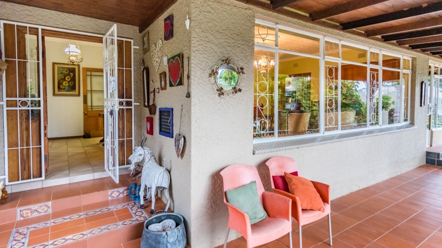 6 Bedroom Property for Sale in Protea Ridge Gauteng