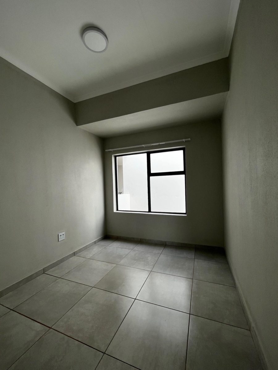 2 Bedroom Property for Sale in Glen Marais Gauteng