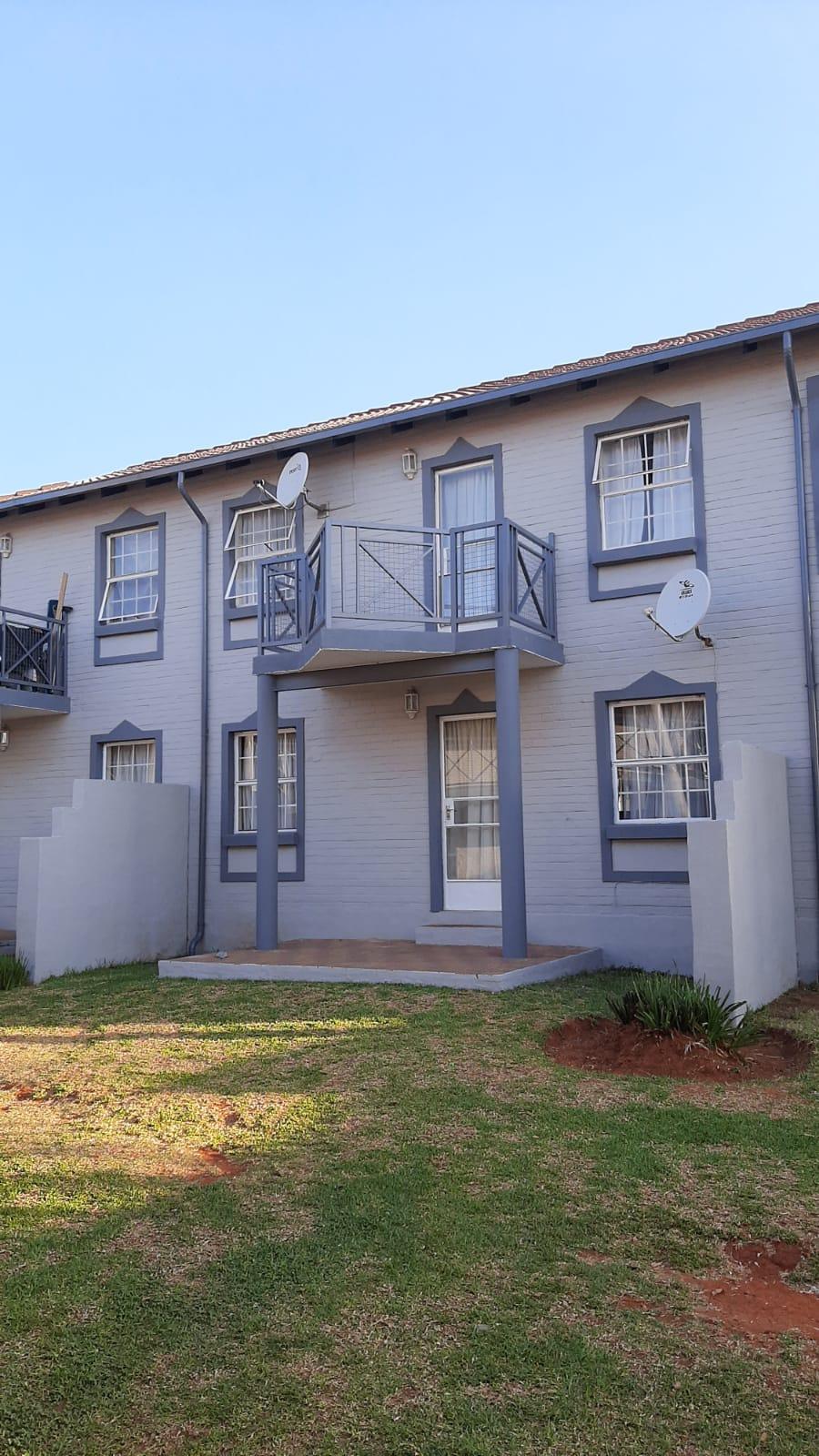 To Let 2 Bedroom Property for Rent in Moffat View Gauteng
