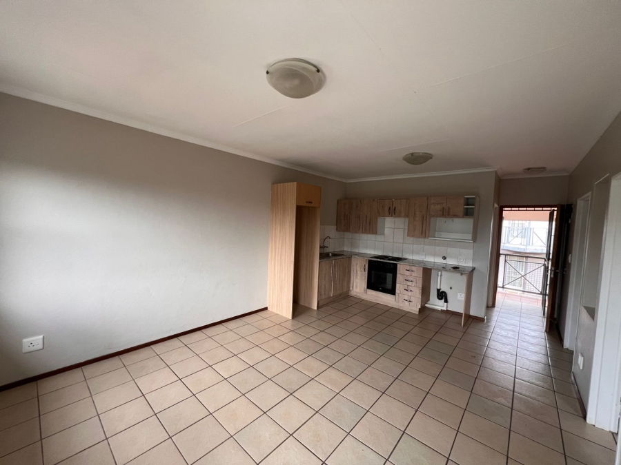 To Let 2 Bedroom Property for Rent in Moffat View Gauteng