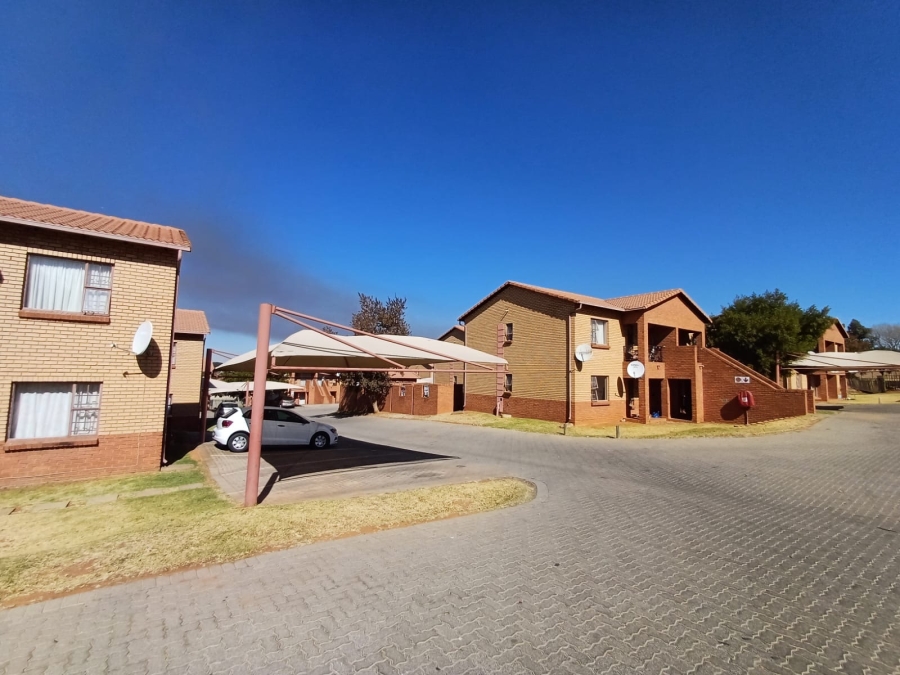 To Let 2 Bedroom Property for Rent in Albemarle Gauteng
