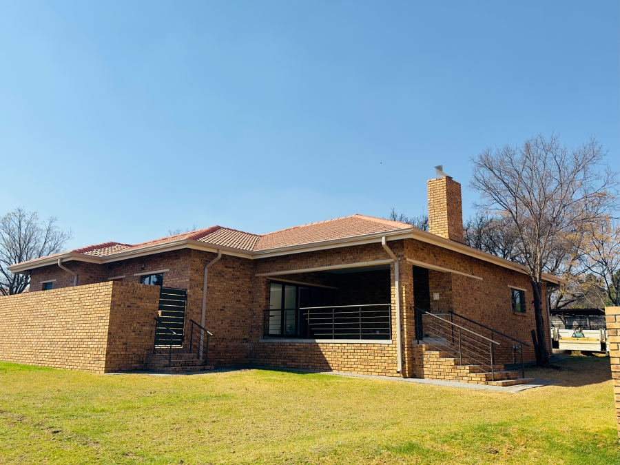 2 Bedroom Property for Sale in Mantevrede Gauteng