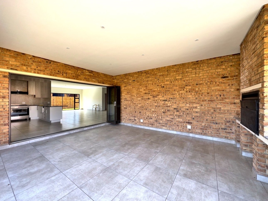 2 Bedroom Property for Sale in Mantevrede Gauteng